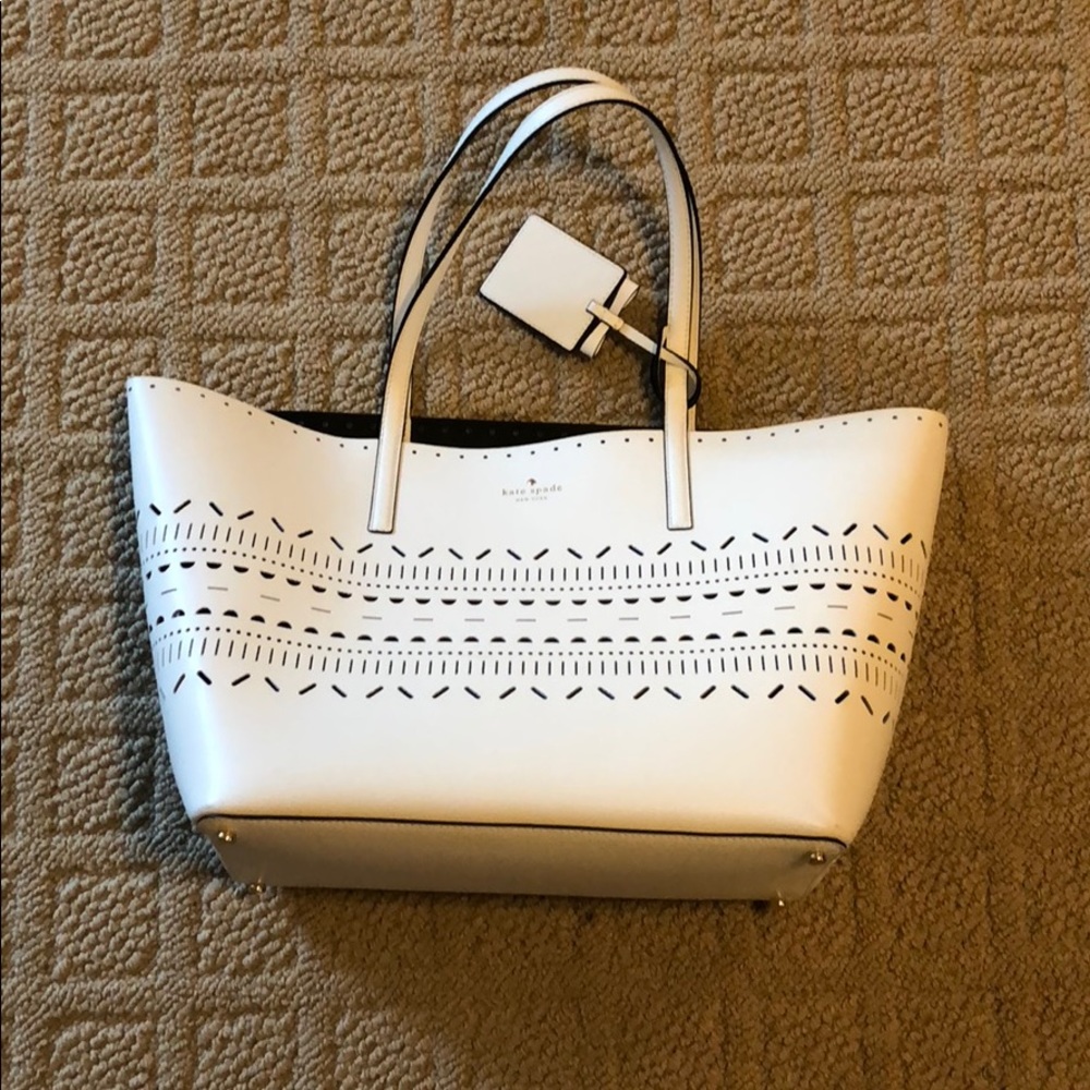 LARGE KATE SPADE TOTE - white